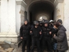 Побоїще під Гостиним двором: Міліція "пакує" депутатів і активістів (+ФОТО, ВІДЕО)