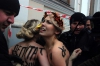 FEMEN назвали Верховну Раду збіговиськом дресированих коней (+ФОТО)