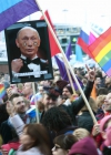 У Амстердамі Путіна зустріли масовим гей-парадом (фото)