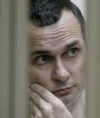 Сенцову важко вставати з ліжка