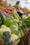 У Шмигаля кажуть, що відкриють частину продуктових ринків