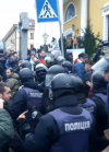 Саакашвілі вручили підозру і вивели з квартири (фото)